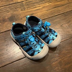 Little kids keen sandals